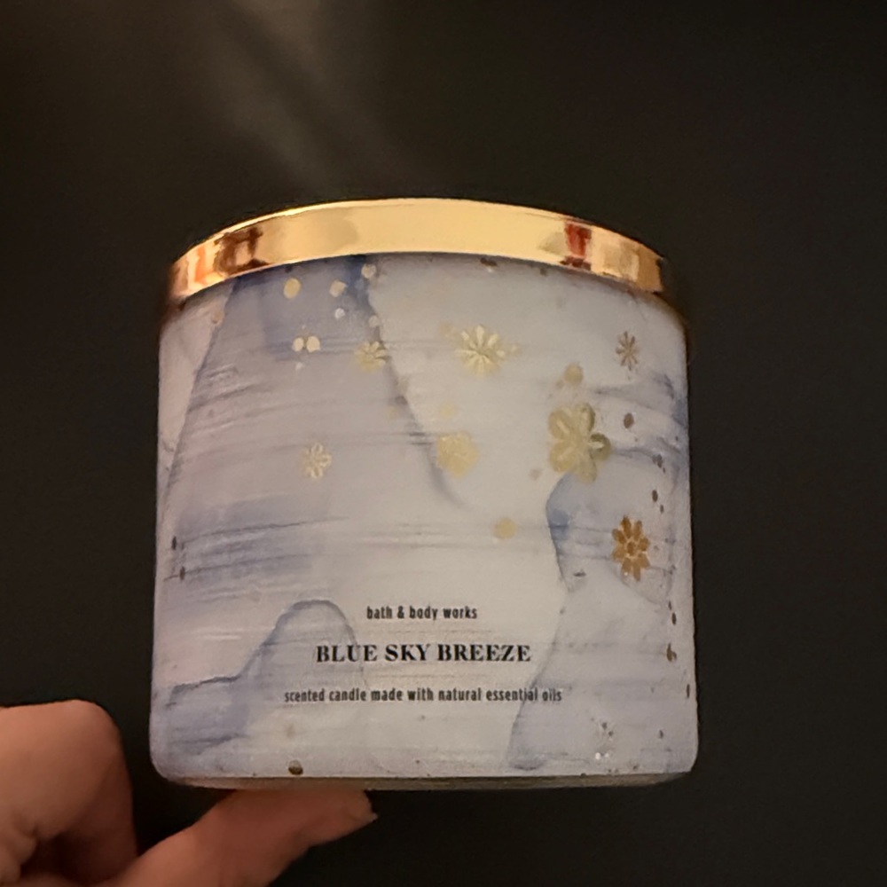 Bath & Body Works Blue Sky Breeze Candle Never Burned
